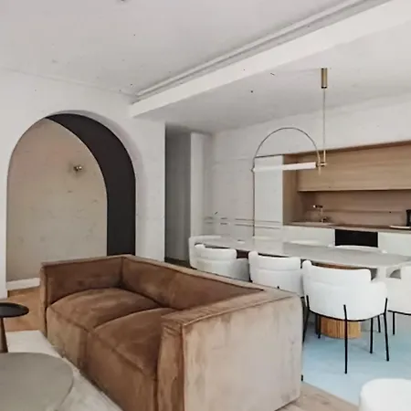 Beautiful House In شقة سبليت